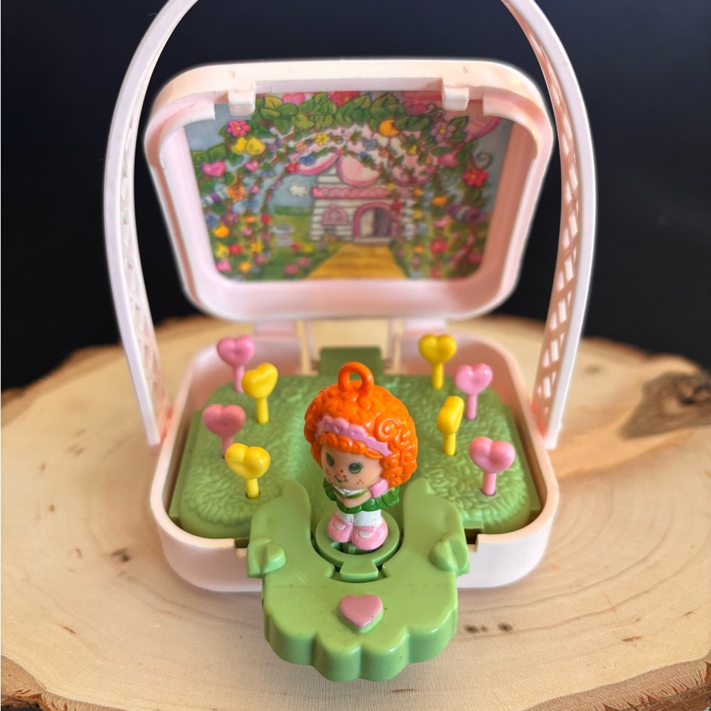 Vintage Charmkins Pocket Pops compact case 1980’s